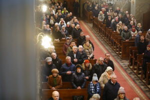 23.11.2025. Kielce. Katedra. Wręczenie medali „Pro Christo Rege et Ecclesia” / Fot. Wiktor Taszłow - Radio Kielce