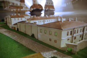 25.11.2025. Kielce. Ośrodek Myśli Patriotycznej i Obywatelskiej w Kielcach. Odrestaurowana makieta więzienia kieleckiego / Fot. Wiktor Taszłow - Radio Kielce