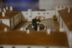 25.11.2025. Kielce. Ośrodek Myśli Patriotycznej i Obywatelskiej w Kielcach. Odrestaurowana makieta więzienia kieleckiego / Fot. Wiktor Taszłow - Radio Kielce