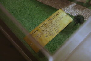 25.11.2025. Kielce. Ośrodek Myśli Patriotycznej i Obywatelskiej w Kielcach. Odrestaurowana makieta więzienia kieleckiego / Fot. Wiktor Taszłow - Radio Kielce