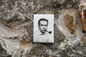 25.11.2025. Kielce. Mur Pamięci. Nowe tabliczki / Fot. Wiktor Taszłow - Radio Kielce