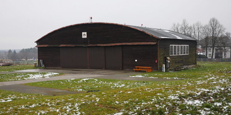 Jest decyzja co do przyszłości podkieleckiego lotniska - Radio Kielce Jest decyzja co do przyszłości podkieleckiego lotniska