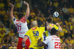 26.11.2025. Kielce. Mecz Ligi Mistrzów Industria Kielce - Dinamo Bukareszt / Fot. Wiktor Taszłow - Radio Kielce