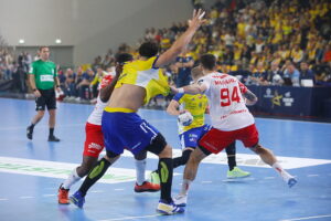 26.11.2025. Kielce. Mecz Ligi Mistrzów Industria Kielce - Dinamo Bukareszt / Fot. Wiktor Taszłow - Radio Kielce