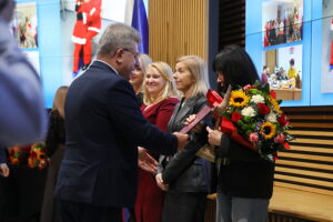 Empatia to część ich pracy. Zostali za nią wyróżnieni - Radio Kielce 27.11.2025. Kielce. Dzień Pracownika Socjalnego / Fot. Wiktor Taszłow - Radio Kielce