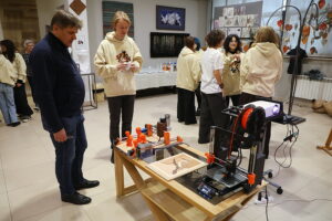 28.11.2025. Kielce. Podsumowanie projektu w ramach programu „Zagraniczna mobilność edukacyjna uczniów i absolwentów oraz kadry kształcenia zawodowego” / Fot. Wiktor Taszłow - Radio Kielce