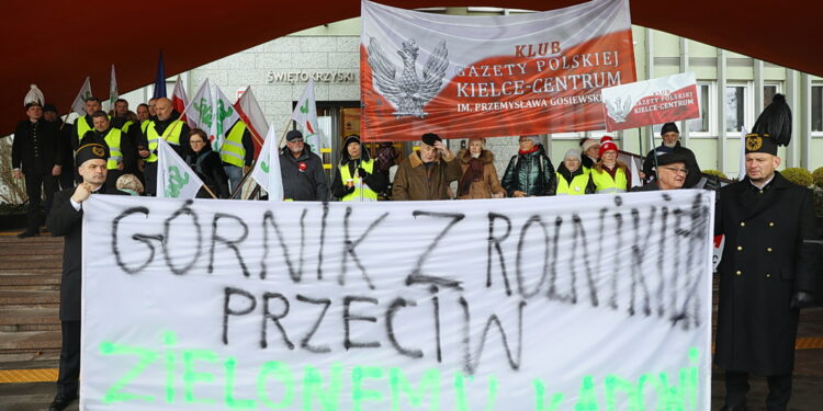 Stop umowie Mercosur i Zielonemu Ładowi. Rolnicy protestowali w Kielcach