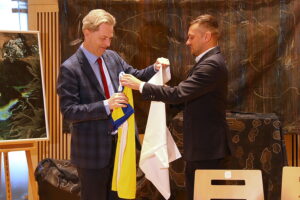 28.11.2025. Kielce. Filharmonia Świętokrzyska. Podpisanie umowy między Filharmonią Świętokrzyską a Klubem Sportowym Iskra Kielce / Fot. Wiktor Taszłow - Radio Kielce