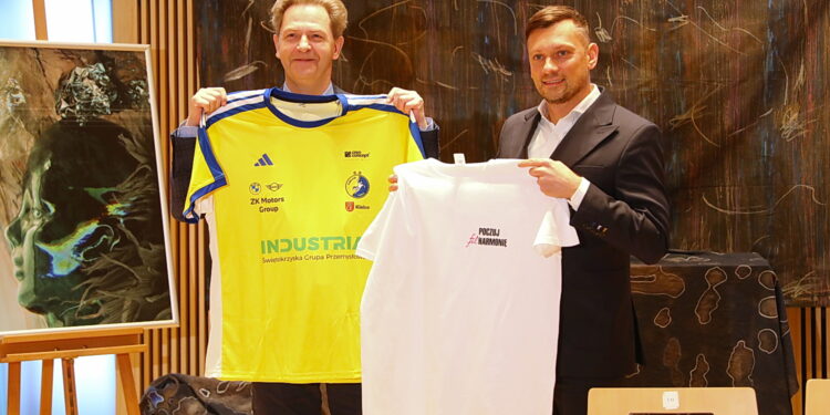 28.11.2025. Kielce. Filharmonia Świętokrzyska. Podpisanie umowy między Filharmonią Świętokrzyską a Klubem Sportowym Iskra Kielce / Fot. Wiktor Taszłow - Radio Kielce