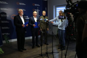 28.11.2025. Kielce. Konfrencja prasowa działaczy KO / Fot. Wiktor Taszłow - Radio Kielce