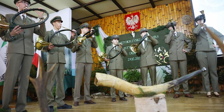 29.11.2025. Zagnańsk. IV Świętokrzyski Konkurs Sygnalistyki Myśliwskiej „Echo Dębu Bartka” / Fot. Wiktor Taszłow - Radio Kielce