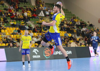 U piłkarzy ręcznych Industrii zbyt długo nie może być "normalnie" - Radio Kielce 29.11.2025. Kielce. Mecz Stal Mielec - Industria Kielce / Fot. Wiktor Taszłow - Radio Kielce