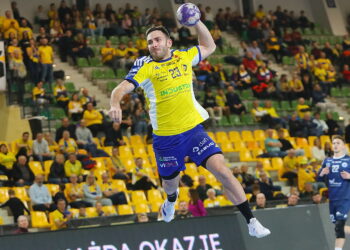 Odjazd Industrii po przerwie i wysokie zwycięstwo w Puławach - Radio Kielce Odjazd Industrii po przerwie i wysokie zwycięstwo w Puławach