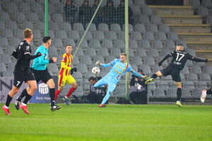 29.11.2025. Kielce. Mecz Korona Kielce - Cracovia Kraków / Fot. Wiktor Taszłow - Radio Kielce