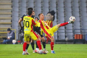 29.11.2025. Kielce. Mecz Korona Kielce - Cracovia Kraków / Fot. Wiktor Taszłow - Radio Kielce