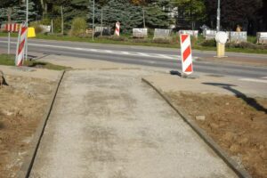 W gminie Połaniec powstaną kolejne ścieżki rowerowe - Radio Kielce Postępy prac przy budowie ścieżki rowerowej od ul. Żapniowskiej do elektrowni / Fot. Urząd Miasta i Gminy w Połańcu