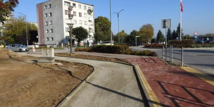 W gminie Połaniec powstaną kolejne ścieżki rowerowe - Radio Kielce Postępy prac przy budowie ścieżki rowerowej od ul. Żapniowskiej do elektrowni / Fot. Urząd Miasta i Gminy w Połańcu