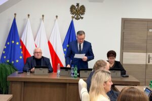 Maria Mączyńska – wybitna łuczniczka, olimpijka oraz wielokrotna mistrzyni Polski, Europy i świata – została uhonorowana tytułem Honorowego Obywatela Opatowca / Fot. Burmistrz UMIG Opatowiec