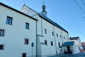 Klasztor w sercu miasta zyskał drugie życie - Radio Kielce Chęciny. Klasztor Sióstr Bernardynek / Fot. Urząd Miasta i Gminy Chęciny