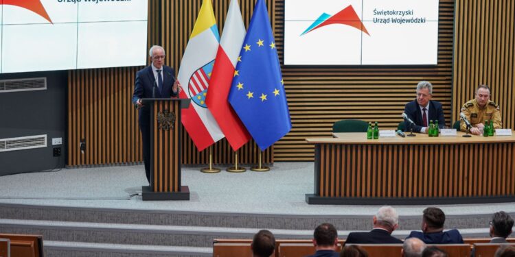 27.11.2025. Kielce. Świętokrzyski Urząd Wojewódzki. Spotkanie poświęcone realizacji Ustawy o ochronie ludności i obronie cywilnej / Fot. Urząd Miasta Kielce