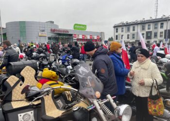 11.11.2025. Sandomierz. Niepodległościowy Piknik Motocyklowy / Fot. Grażyna Szlęzak-Wójcik - Radio Kielce