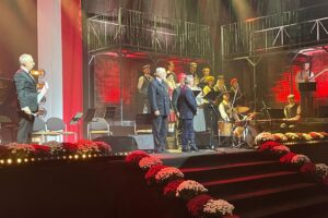 11.11.2025. Staszów. Koncert „Filmowa Niepodległa" / Fot. Grażyna Szlęzak-Wójcik - Radio Kielce