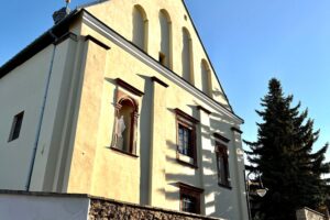 Klasztor w sercu miasta zyskał drugie życie - Radio Kielce Chęciny. Klasztor Sióstr Bernardynek / Fot. Urząd Miasta i Gminy Chęciny