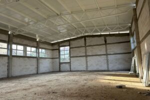 Podkielecka gmina stawia na sport. Dzieci będą ćwiczyć w nowoczesnych halach - Radio Kielce Hala sportowa przy szkole w Chełmcach / Fot. Marcin Marszałek - Radio Kielce