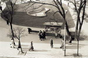 Historia kieleckich ulic. Place Artystów i Konstytucji 3 Maja - Radio Kielce Kielce. Plac Artystów. 1965 rok / źródło: fotopolska.eu; fot. Andrzej Wyczałkowski