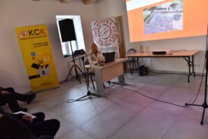 29.11.2025. Końskie. SOWA - KCK. Wystawa „Ziemia Króla 1025-1925-2025- 1000 lat korony polskiej, 100 lat od odkrycia cmentarzyska z XI wieku w Końskich” / Fot. Magdalena Galas-Klusek - Radio Kielce