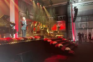 11.11.2025. Staszów. Koncert „Filmowa Niepodległa" / Fot. Grażyna Szlęzak-Wójcik - Radio Kielce