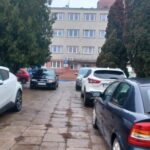 17.11.2025. Kazimierza Wielka. Parking / Fot. Marta Gajda-Kruk - Radio Kielce