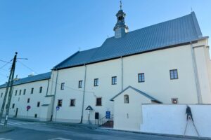 Klasztor w sercu miasta zyskał drugie życie - Radio Kielce Chęciny. Klasztor Sióstr Bernardynek / Fot. Urząd Miasta i Gminy Chęciny