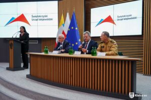 27.11.2025. Kielce. Świętokrzyski Urząd Wojewódzki. Spotkanie poświęcone realizacji Ustawy o ochronie ludności i obronie cywilnej / Fot. Urząd Miasta Kielce