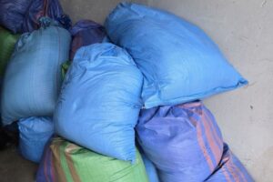 18.11.2025. Brody. Zabezpieczone materiały dowodowe / źródło: KPP w Starachowicach