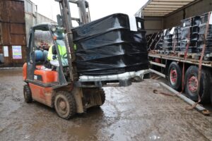 Stąporków. Wywóz niebezpiecznych odpadów/ Fot. Paweł Kubiak, konecki.powiat.pl