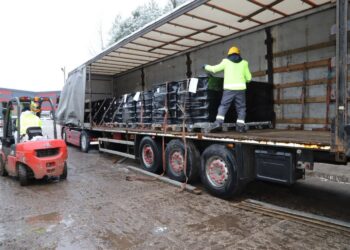 Stąporków. Wywóz niebezpiecznych odpadów/ Fot. Paweł Kubiak, konecki.powiat.pl