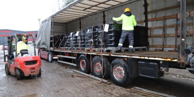 Stąporków. Wywóz niebezpiecznych odpadów/ Fot. Paweł Kubiak, konecki.powiat.pl
