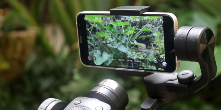 Jak nagrać film dokumentalny smartfonem?