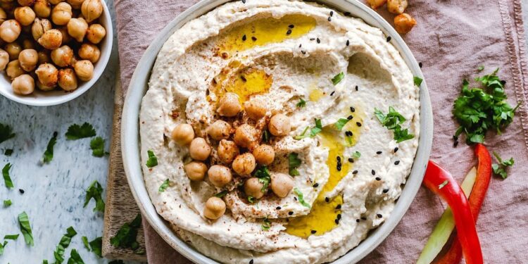 Hummus z marchewki i włoskich orzechów - Radio Kielce Hummus z marchewki i włoskich orzechów