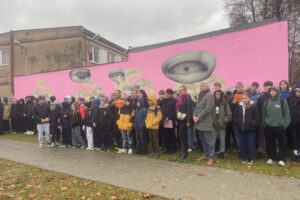 W Ostrowcu odsłonięto mural z okazji 30 lat działalności BWA - Radio Kielce W Ostrowcu odsłonięto mural z okazji 30 lat działalności BWA