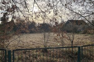 Miejsce, gdzie ma powstać nowy ośrodek kultury i tradycji w Oblęgorku / Fot. Marcin Marszałek - Radio Kielce