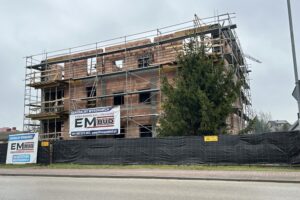 Blok komunalny przy ul. Kieleckiej w Chmielniku / Fot. Marcin Marszałek - Radio Kielce