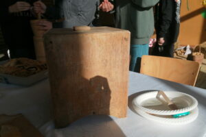 Skarby przeszłości w szkolnych murach - Radio Kielce Skarby przeszłości w szkolnych murach - Radio Kielce