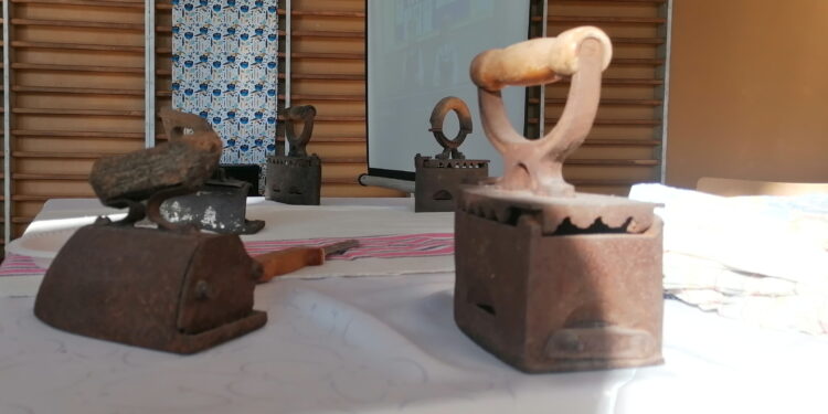 Skarby przeszłości w szkolnych murach - Radio Kielce Skarby przeszłości w szkolnych murach