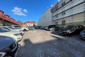 04.11.2025. Kielce. Ul. św. Leonarda. Plac przy Świętokrzyskim Centrum Ratownictwa Medycznego i Transportu Sanitarnego / Fot. Wiktor Taszłow - Radio Kielce