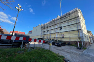 04.11.2025. Kielce. Ul. św. Leonarda. Plac przy Świętokrzyskim Centrum Ratownictwa Medycznego i Transportu Sanitarnego / Fot. Wiktor Taszłow - Radio Kielce