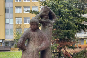 25.11.2025. Kielce. Rzeźba plenerowa / Fot. Wiktor Taszłow - Radio Kielce