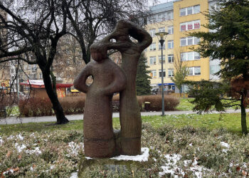 25.11.2025. Kielce. Rzeźba plenerowa / Fot. Wiktor Taszłow - Radio Kielce