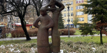 25.11.2025. Kielce. Rzeźba plenerowa / Fot. Wiktor Taszłow - Radio Kielce